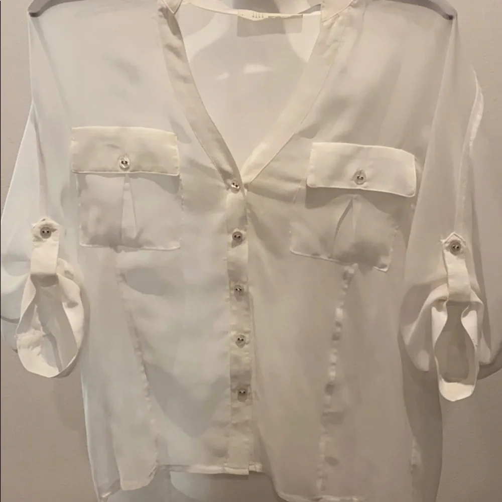 White sheer button up 3/4 sleeve blouse - Picture 3 of 4